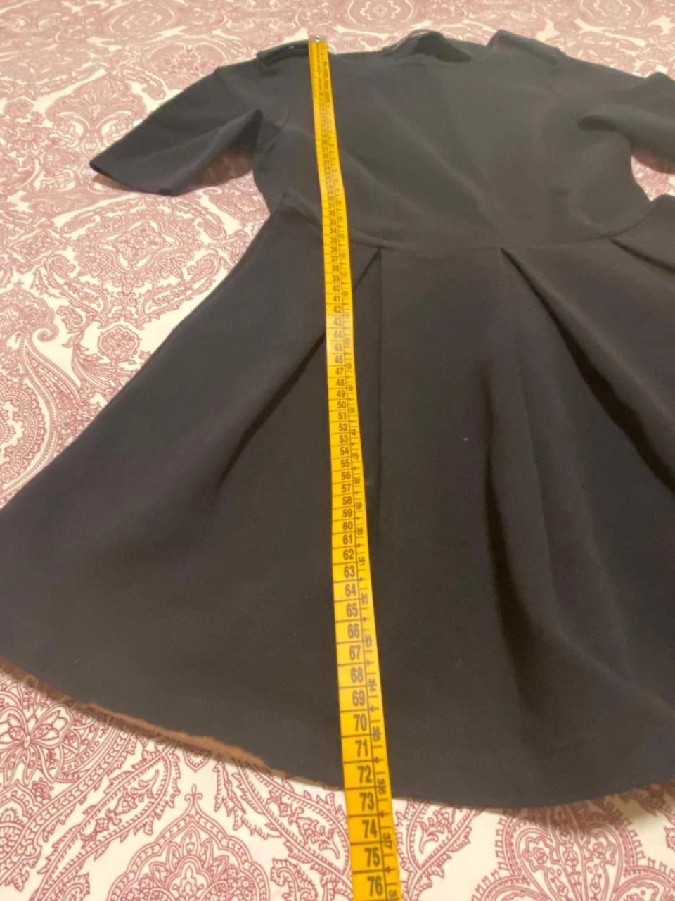 Vestido justo e saia rodada com pregas, tecido forte, preto. Zara. Tamanho P – photo 11